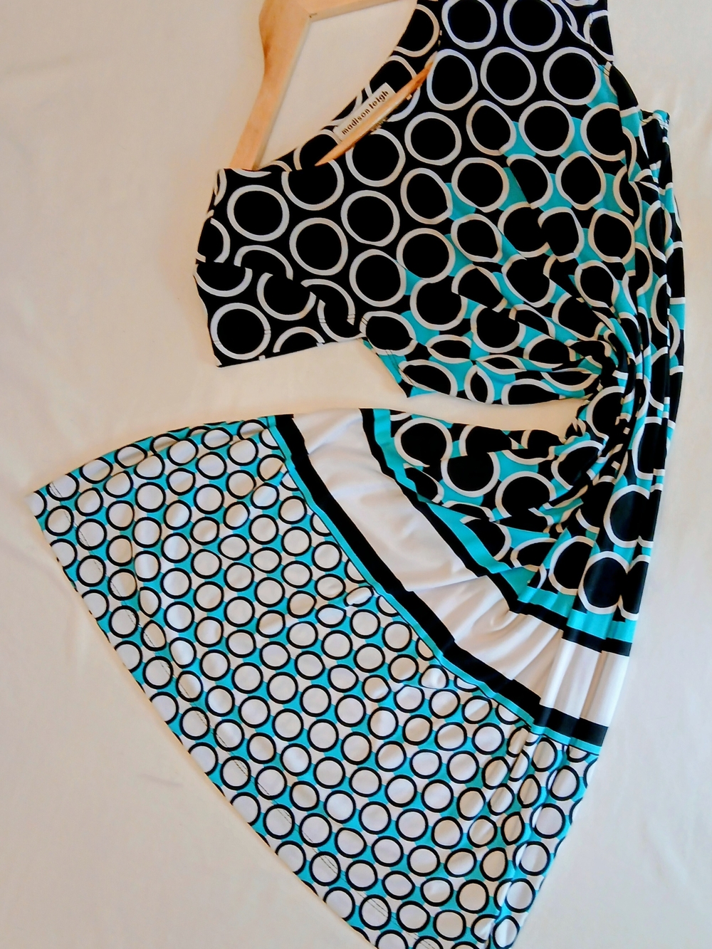 Madison Leigh Sleeveless Midi Dress M Medium Geometric Circle Mod Teal B/E